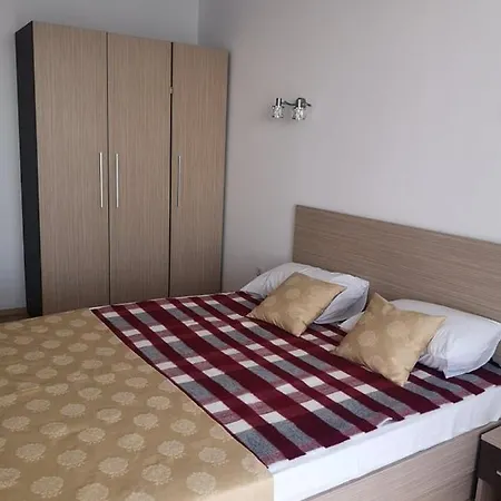 Private Apartment In Complex Caprice *